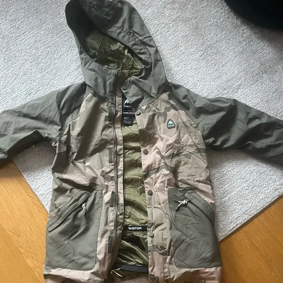 Burton women’s ski & snowboard jacket - Picture 2 of 4